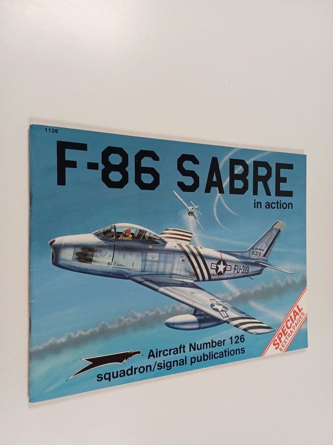 Larry Davis ym. : F-86 Sabre in Action